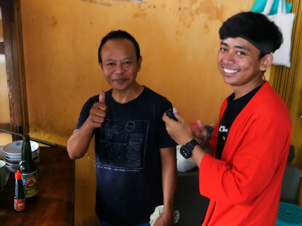 Surabraja Bagikan Ratusan Mangkok Bakso Gratis Setiap Hari